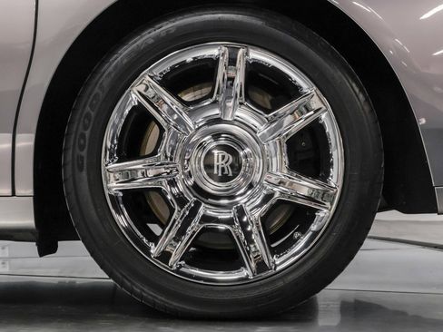 Used 2010 Rolls-Royce Ghost image 32