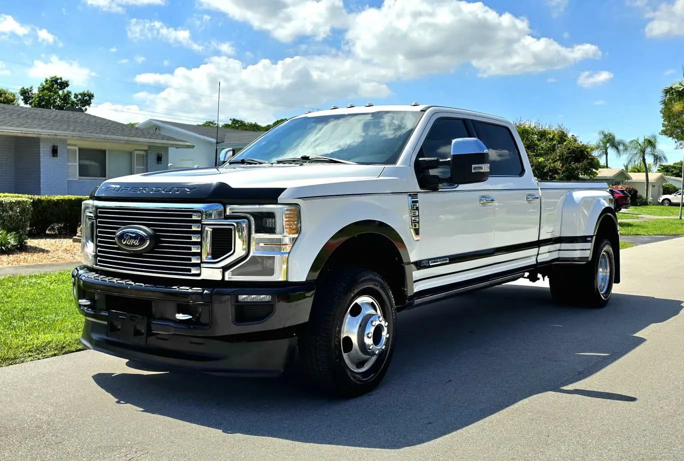 Used 2022 Ford F350 Platinum AWD/4WD image 3
