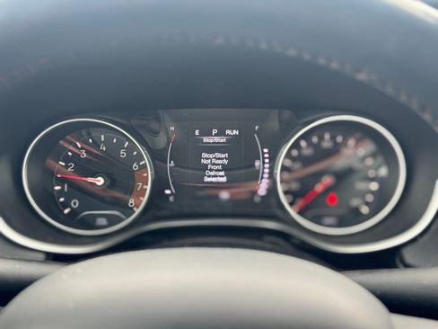 Used 2019 Jeep Compass Latitude w/ Cold Weather Group image 18