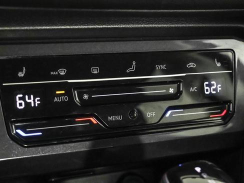 Certified 2024 Volkswagen Tiguan SE AWD/4WD image 30
