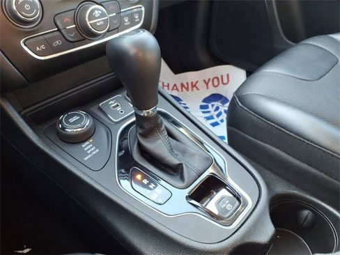 Used 2022 Jeep Cherokee Limited image 20