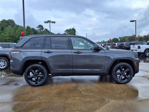 New 2025 Jeep Grand Cherokee Limited w/ Black Appearance Package image 2