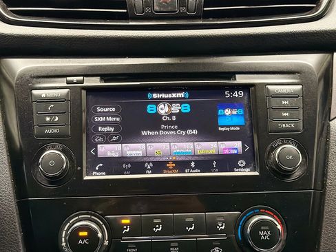 Used 2022 Nissan Rogue Sport S image 9