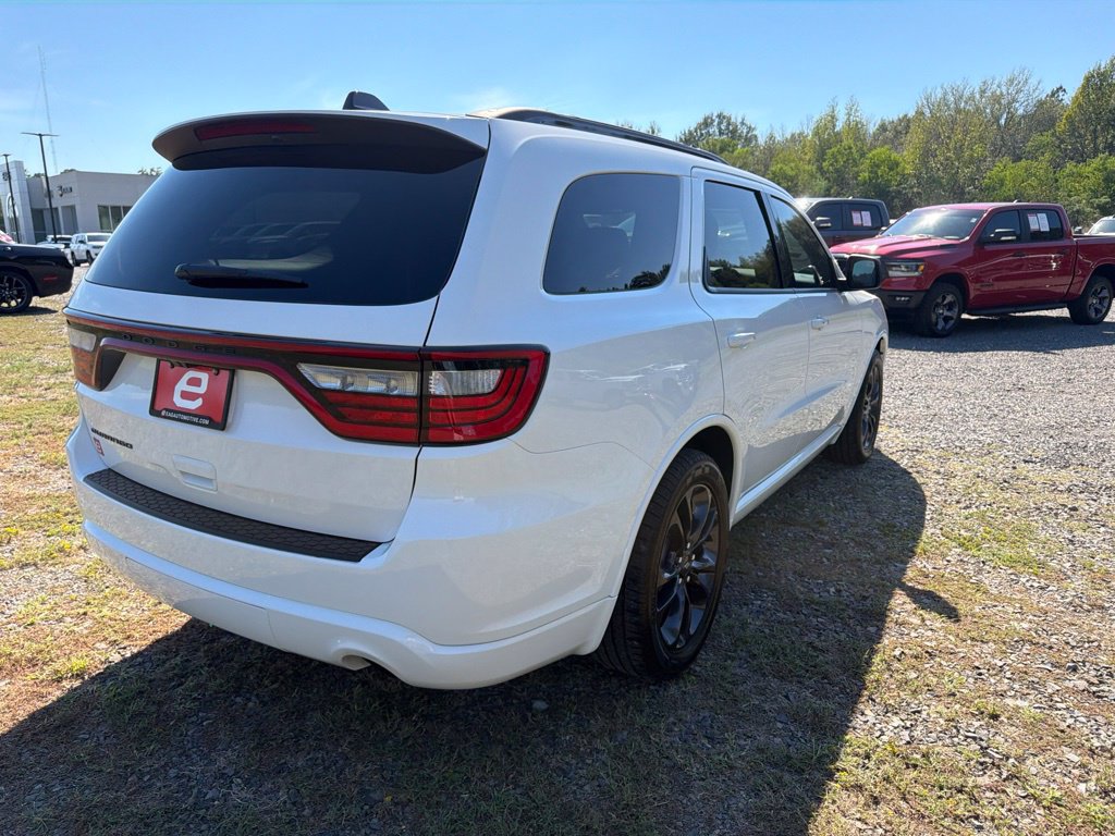 Used 2024 Dodge Durango SXT w/ SXT Blacktop Group RWD image 8