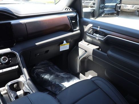 New 2026 GMC Sierra 3500 Denali w/ Denali Reserve Package AWD/4WD image 21