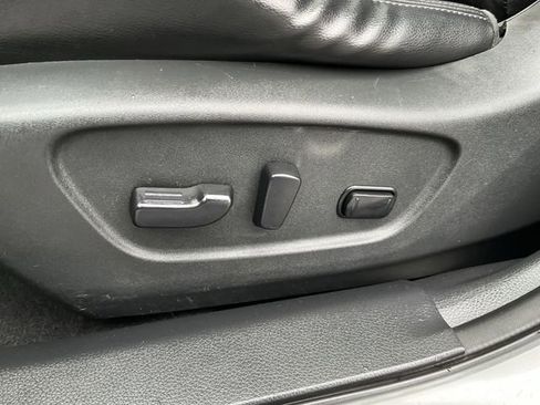 Used 2015 Nissan Rogue SL w/ SL Premium Package image 16