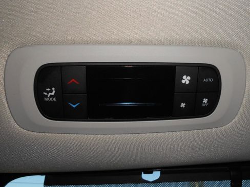 Certified 2024 Chrysler Pacifica Touring-L image 25