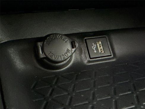 Certified 2025 Toyota RAV4 XLE image 30