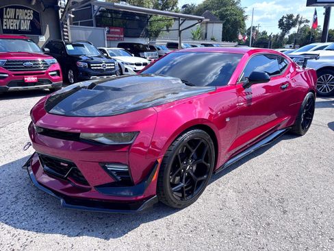 Used 2018 Chevrolet Camaro SS image 2
