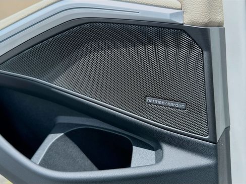 New 2025 BMW 330i Sedan image 19