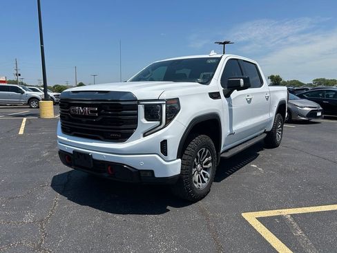 Used 2023 GMC Sierra 1500 AT4 w/ AT4 Premium Package AWD/4WD image 5