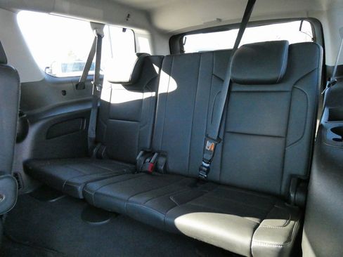 Used 2019 Chevrolet Suburban Premier image 21