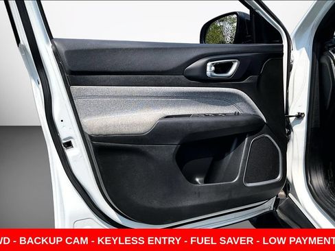 Used 2023 Jeep Compass Sport AWD/4WD image 19