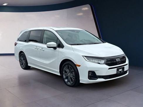 Used 2025 Honda Odyssey Touring image 7