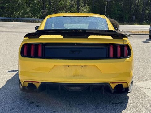 Used 2017 Ford Mustang GT w/ Black Accent Package RWD image 21