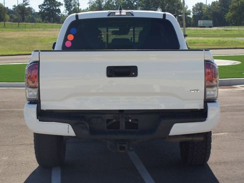 Used 2021 Toyota Tacoma TRD Sport image 3