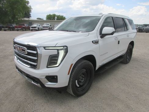 New 2026 GMC Yukon Elevation w/ Elevation Premium Package AWD/4WD image 9
