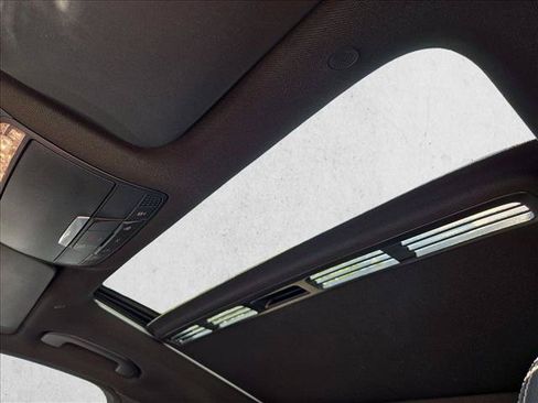 Used 2019 Mercedes-Benz C 300 Sedan image 14