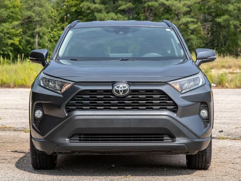 Used 2021 Toyota RAV4 XLE FWD image 2