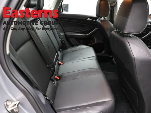 Used 2020 Volkswagen Jetta SE w/ SE Cold Weather Package FWD image 23