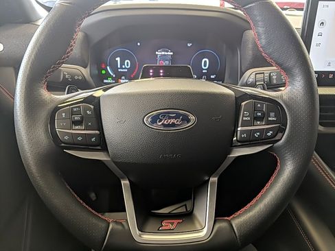 Used 2025 Ford Explorer ST image 17