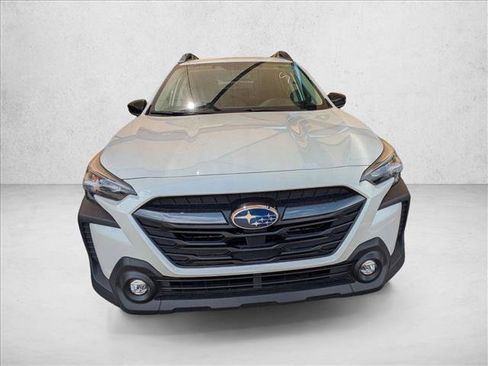 Used 2025 Subaru Outback Premium AWD/4WD image 2
