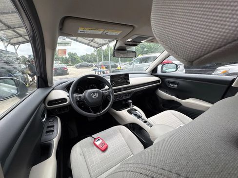 Used 2025 Honda HR-V LX image 6