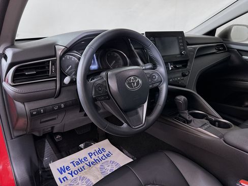 Used 2023 Toyota Camry SE w/ Convenience Package image 9