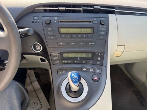 Used 2010 Toyota Prius Two FWD image 22