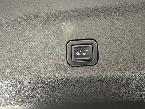 Used 2022 GMC Yukon Denali AWD/4WD image 29