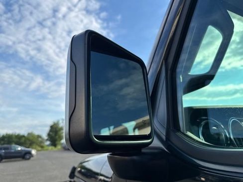 Used 2022 Jeep Wrangler Unlimited Sahara AWD/4WD image 26