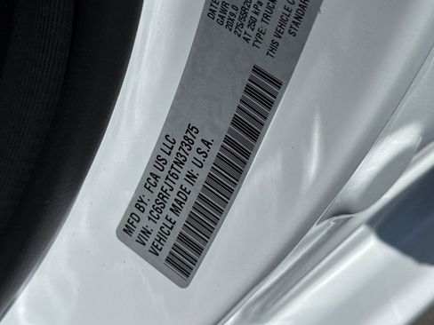New 2026 RAM 1500 Laramie AWD/4WD image 27