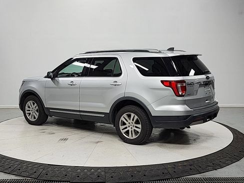 Used 2019 Ford Explorer XLT w/ Class III Trailer Tow Package AWD/4WD image 5