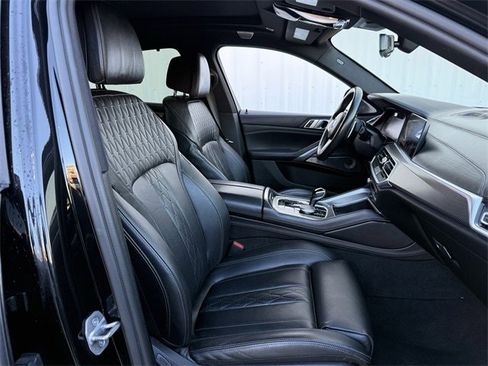 Used 2020 BMW X6 M50i w/ Executive Package image 31