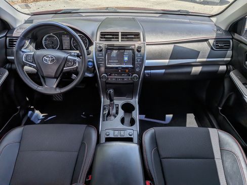 Used 2016 Toyota Camry SE FWD image 13