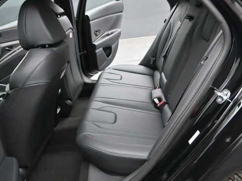New 2026 Hyundai Elantra SEL Sport FWD image 17