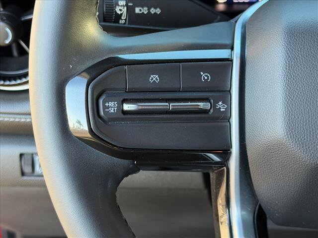 Used 2023 Chevrolet Colorado LT w/ LT Convenience Package II AWD/4WD image 17