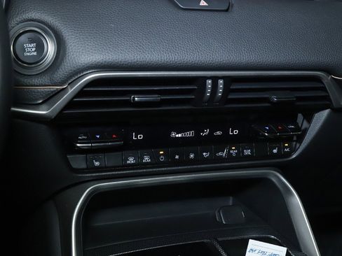 Certified 2025 MAZDA CX-90 3.3 Turbo w/ Preferred Package image 28