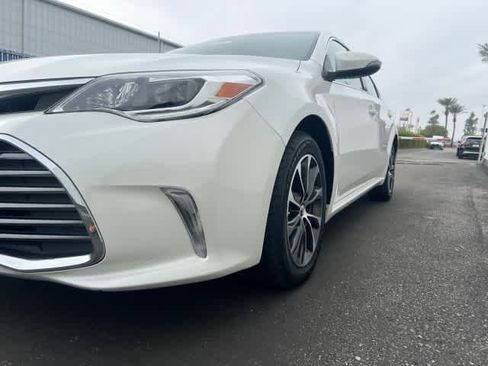 Used 2018 Toyota Avalon XLE Premium image 9
