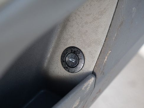 Used 2013 Cadillac XTS Platinum w/ Driver Assist Package image 21