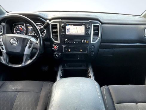 Used 2018 Nissan Titan SV w/ SV Convenience Package image 16