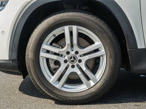Certified 2022 Mercedes-Benz GLB 250 4MATIC image 17