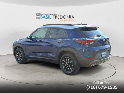 Used 2023 Chevrolet TrailBlazer ACTIV w/ Sun and Liftgate Package image 3