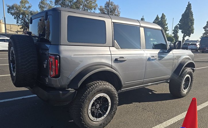 Used 2023 Ford Bronco Big Bend w/ Sasquatch Package AWD/4WD image 2