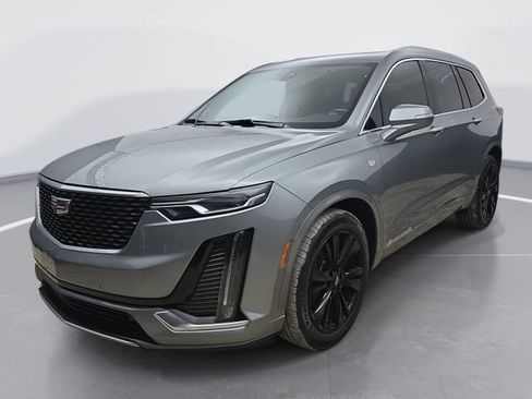 Used 2023 Cadillac XT6 Premium Luxury w/ LPO, Floor Liner Package FWD image 10