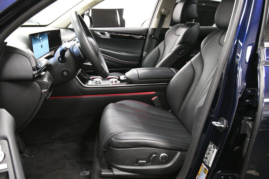 Used 2025 Genesis GV80 2.5T Standard AWD/4WD image 10