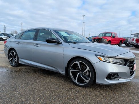 Used 2021 Honda Accord Sport image 2