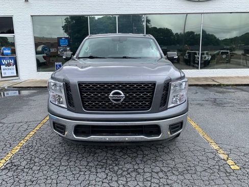 Used 2019 Nissan Titan SV RWD image 1