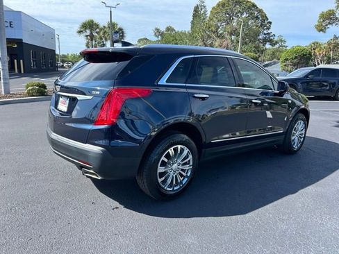Used 2017 Cadillac XT5 Luxury w/ Driver Awareness Package FWD image 6