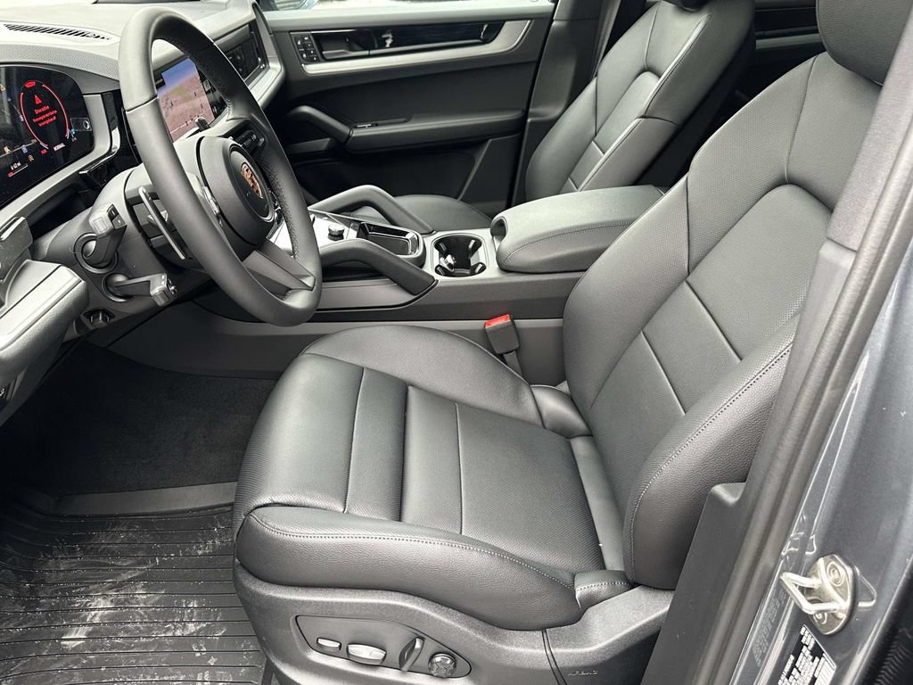 Used 2026 Porsche Cayenne AWD/4WD image 20